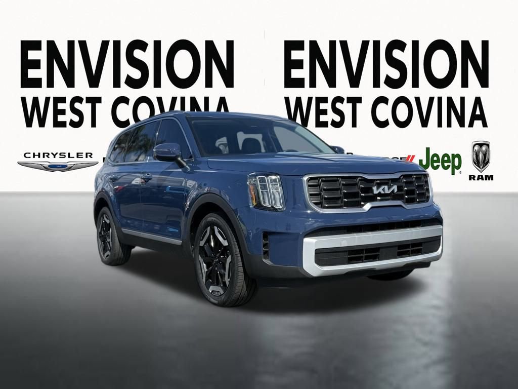 Used 2025 Kia Telluride S image 2