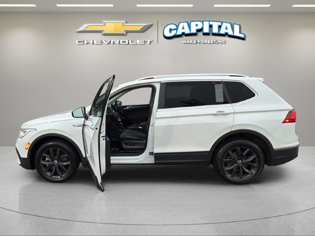 Used 2024 Volkswagen Tiguan SE AWD/4WD image 9