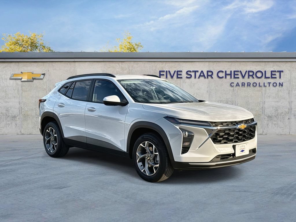 Used 2026 Chevrolet Trax LT w/ Sunroof Package FWD image 1