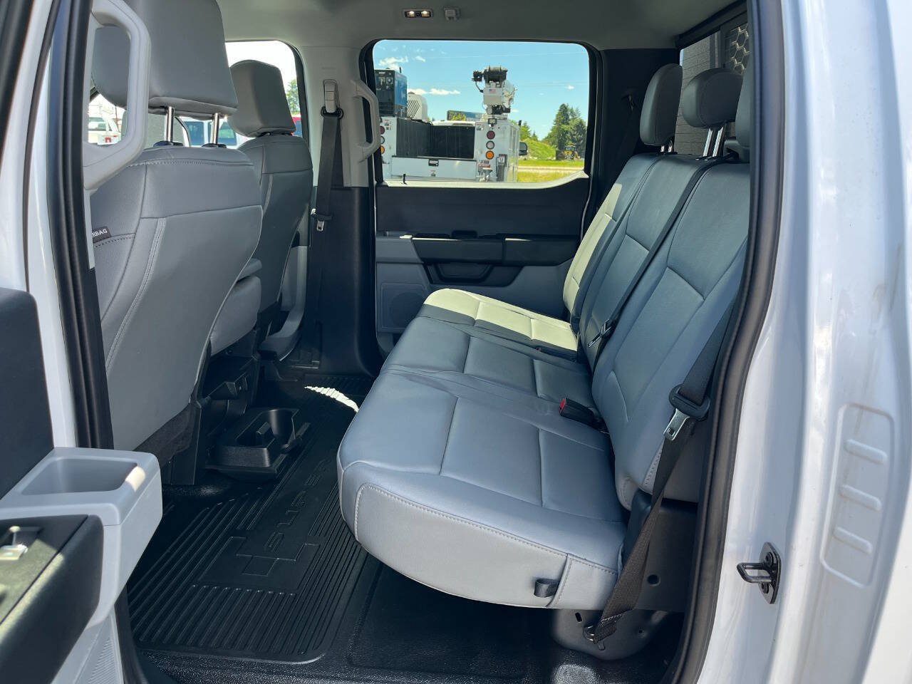 Used 2025 Ford F550 4x4 Crew Cab Super Duty image 19