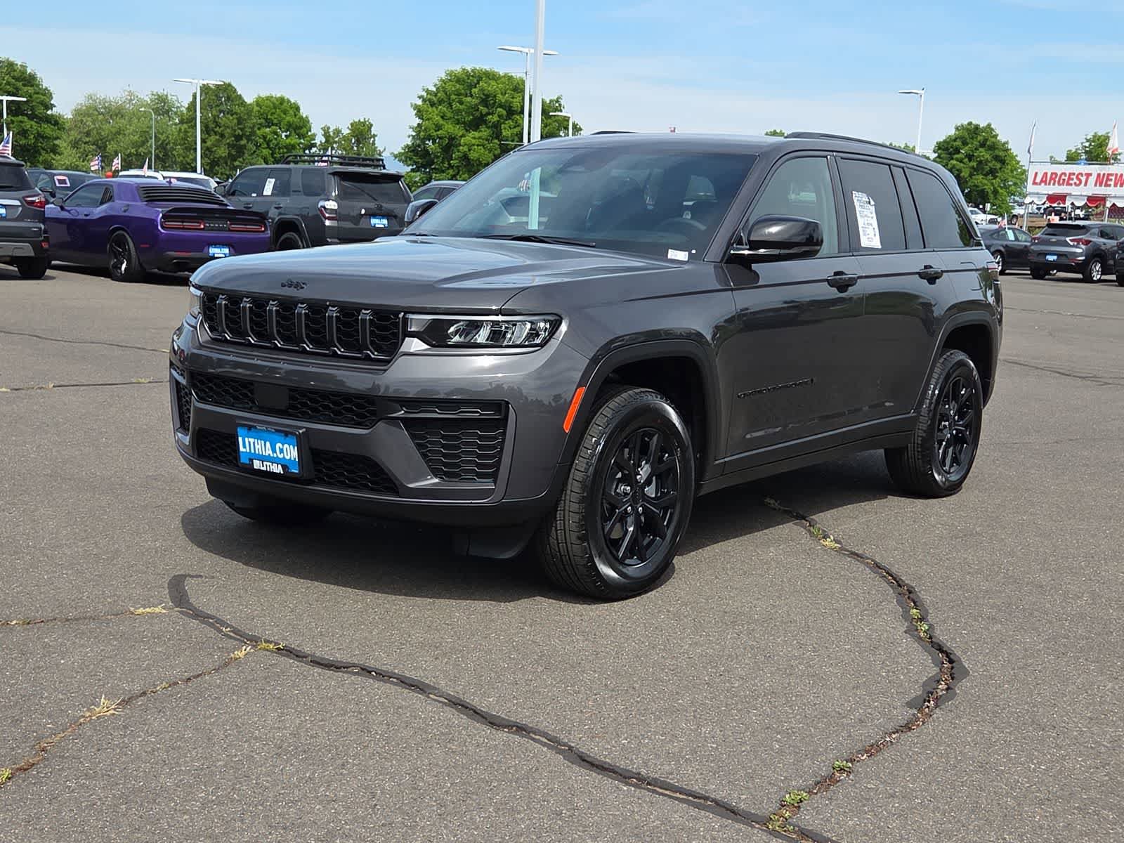 New 2026 Jeep Grand Cherokee Altitude AWD/4WD video 1