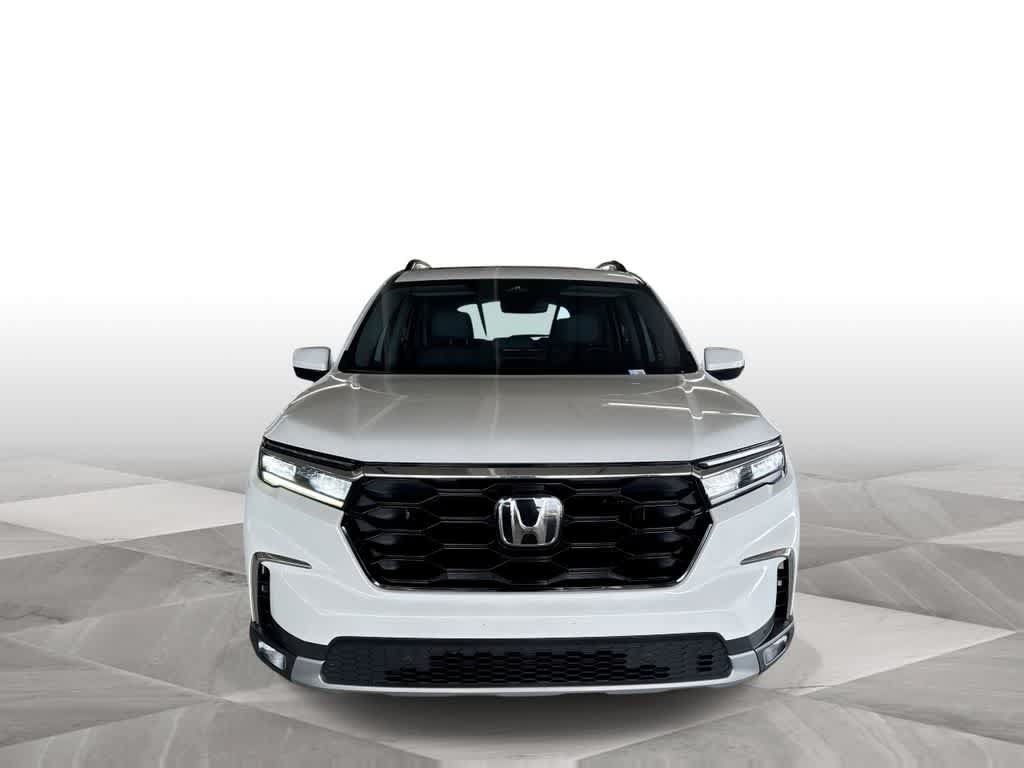 Used 2023 Honda Pilot Touring image 3