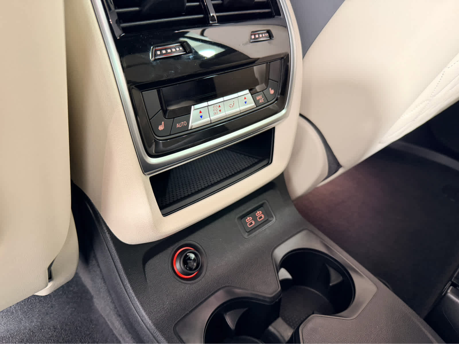 New 2026 BMW ALPINA XB7 image 23