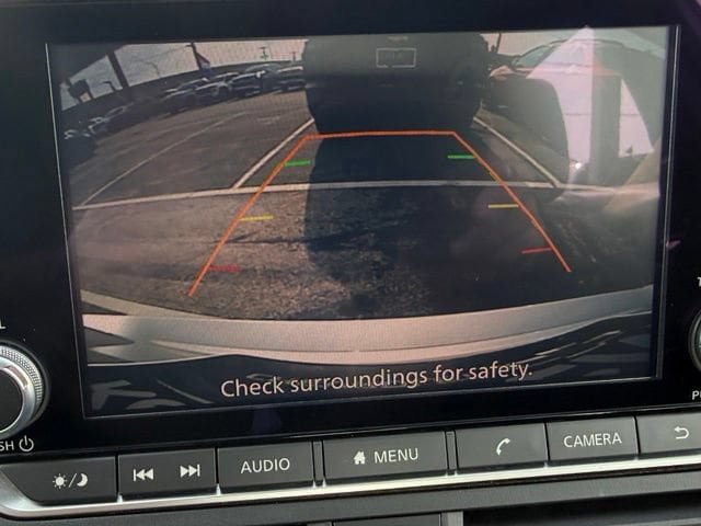 Used 2025 Nissan Altima 2.5 SV FWD image 2