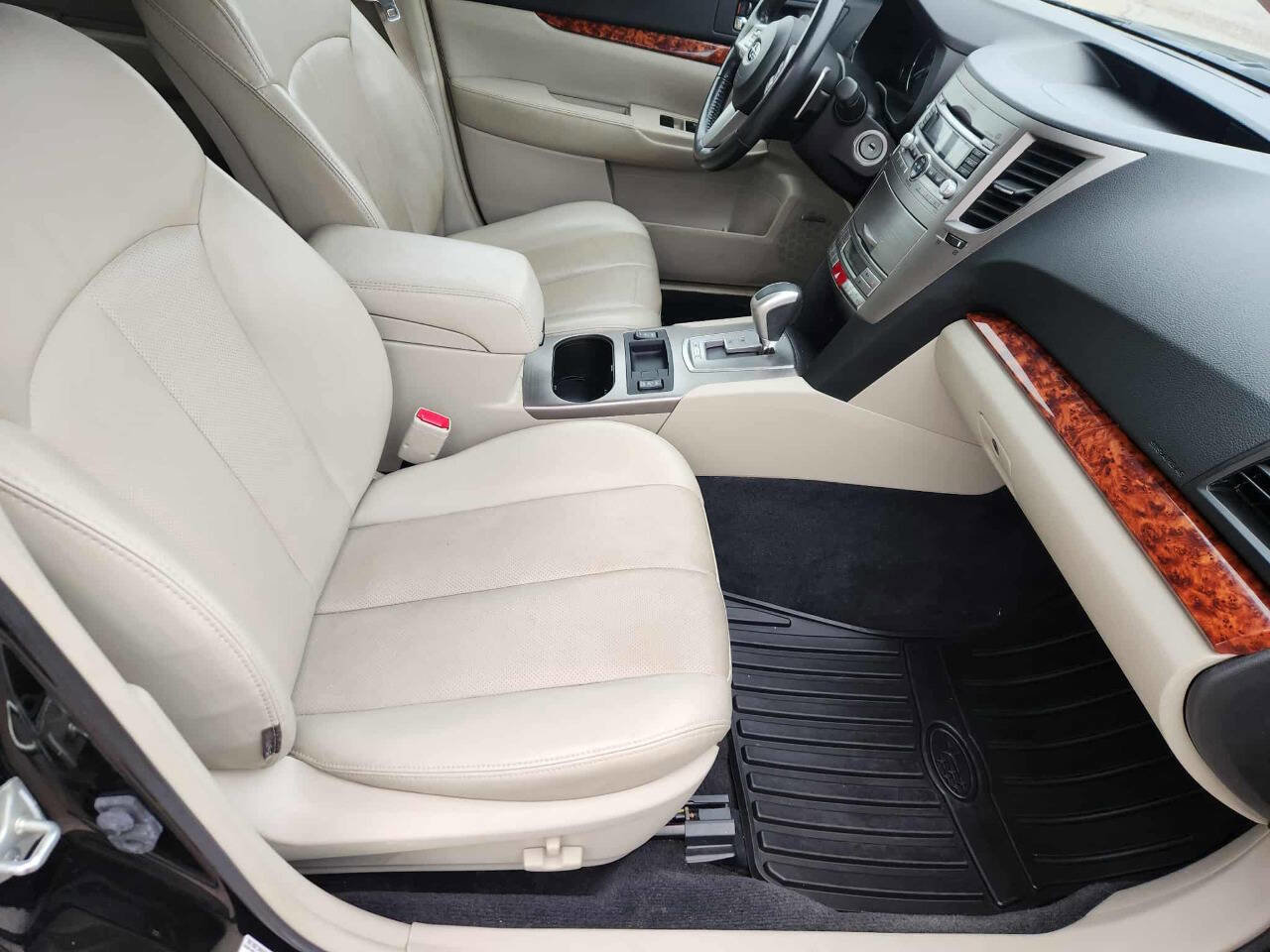 Used 2011 Subaru Outback 2.5i Limited image 18