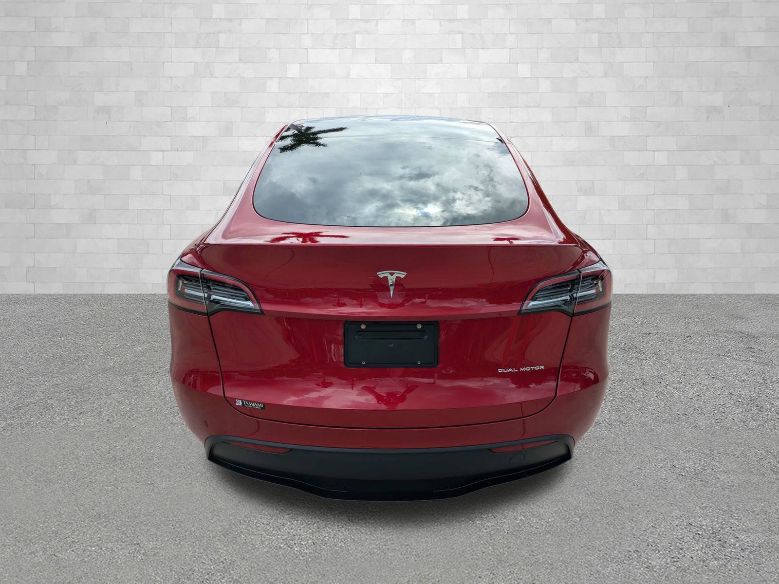 Used 2024 Tesla Model Y Long Range AWD/4WD image 3