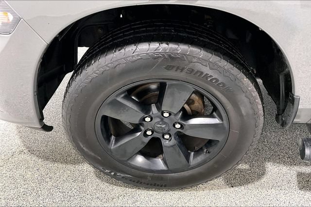 Used 2022 RAM 1500 Express w/ Ceramic Grey Express Package AWD/4WD image 44