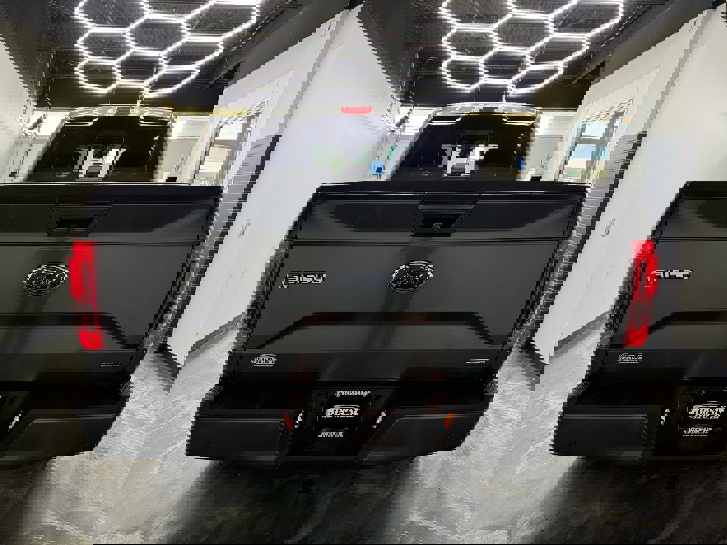 Used 2016 Ford F150 Lariat w/ Equipment Group 502A Luxury image 4