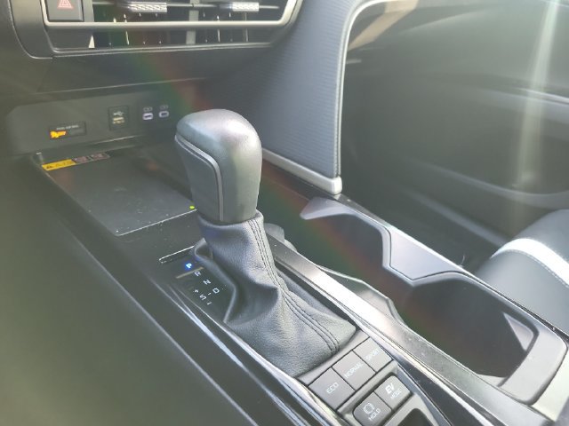Used 2025 Toyota Camry SE FWD image 20