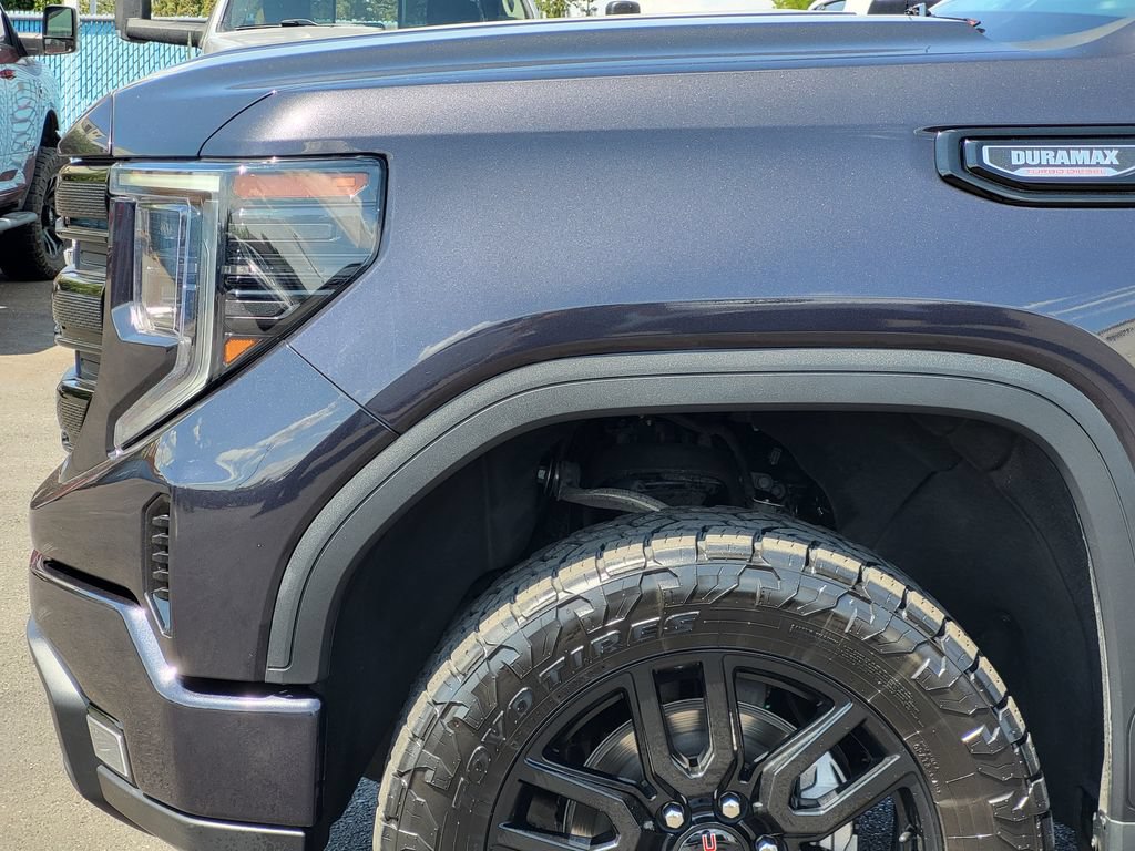 Used 2023 GMC Sierra 1500 Elevation w/ X31 Off-Road Package AWD/4WD image 10