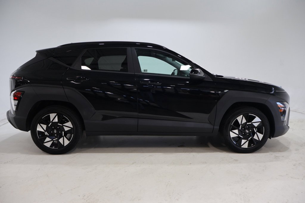 Used 2024 Hyundai Kona SEL w/ Convenience Package FWD image 8