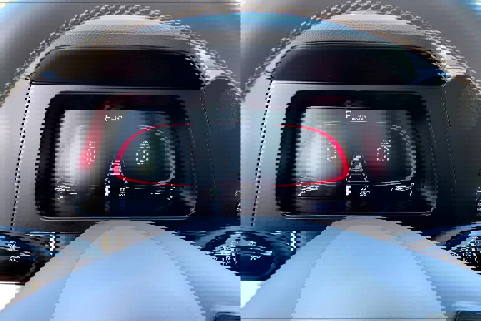 Used 2025 Hyundai Elantra Sport image 26