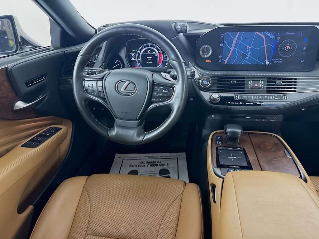 Used 2021 Lexus LS 500 w/ Accessory Package (Z2) image 27