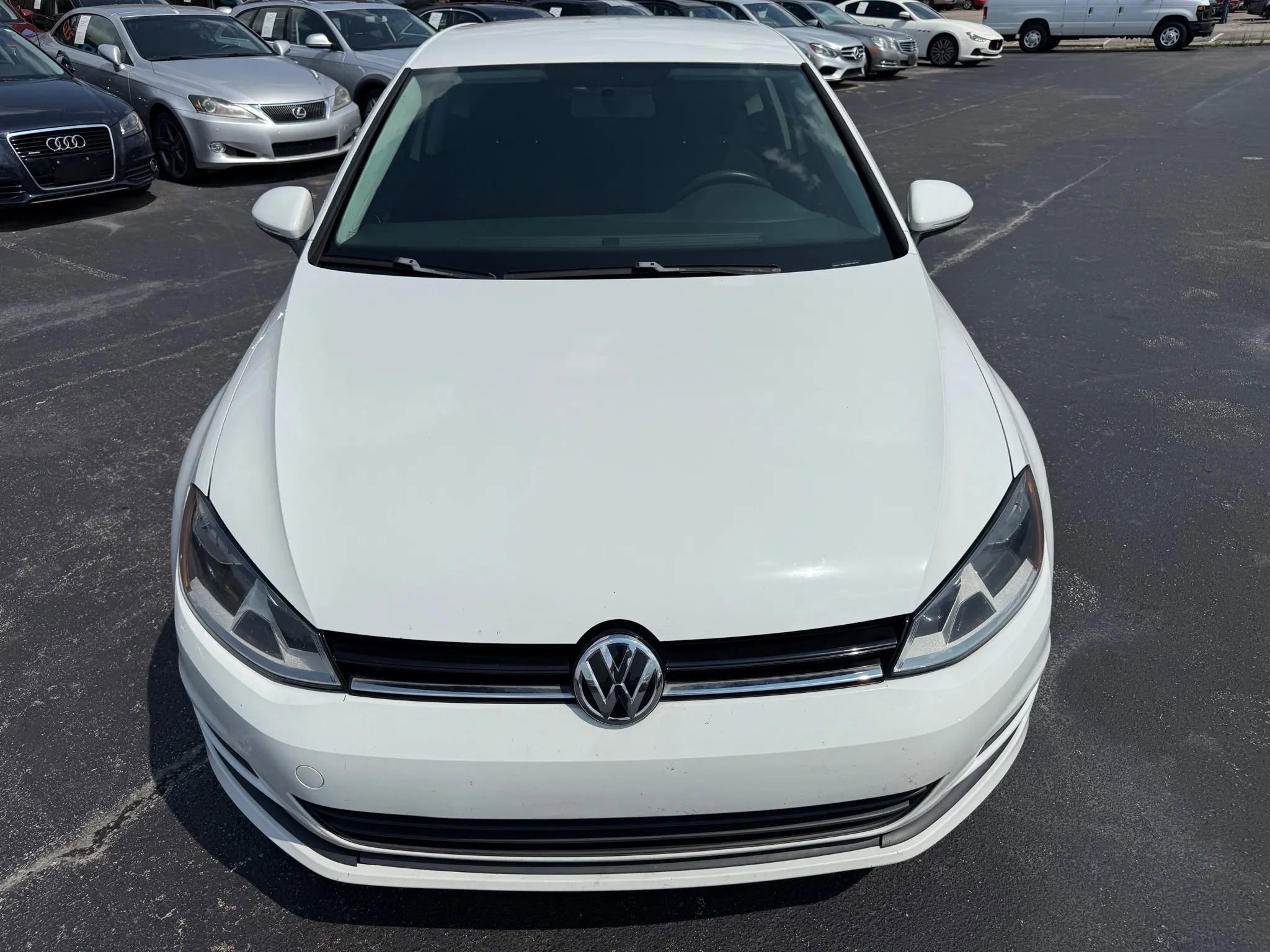 Used 2015 Volkswagen Golf S image 9