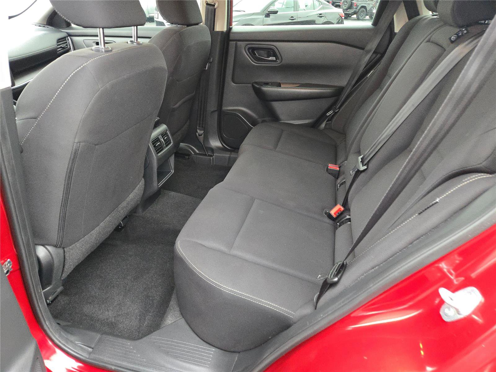 Used 2024 Nissan Rogue S image 20