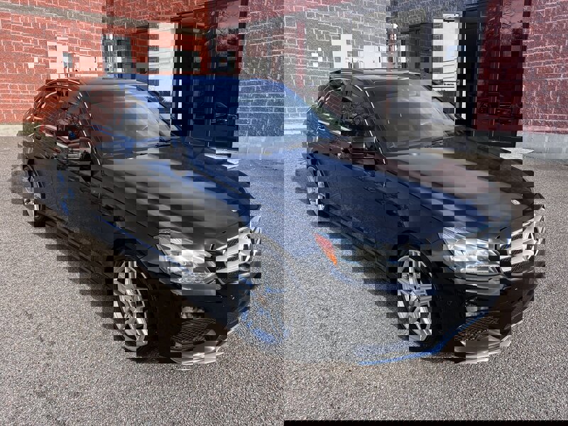 Used 2014 Mercedes-Benz E 350 4MATIC Sedan image 9