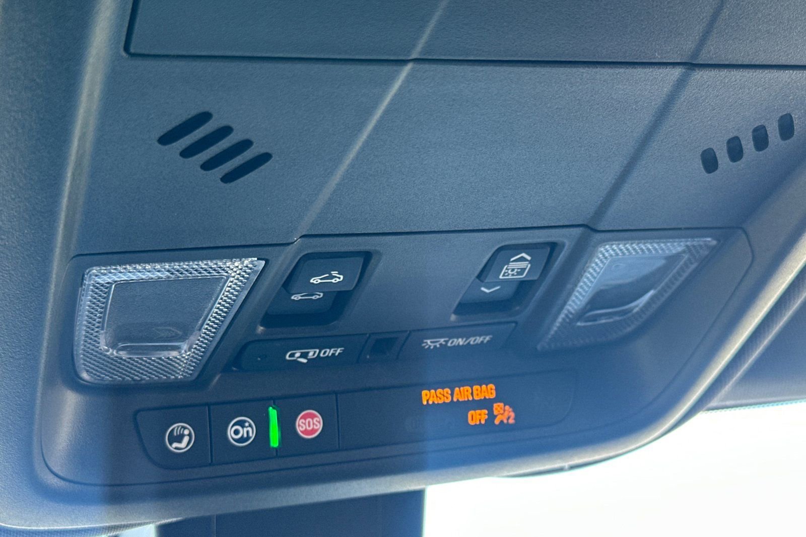Used 2023 Chevrolet Equinox RS FWD image 22