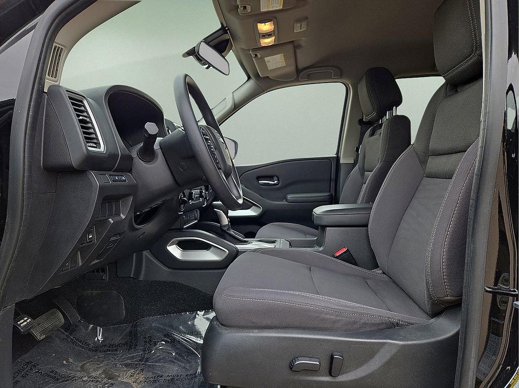 Used 2024 Nissan Frontier SV image 22
