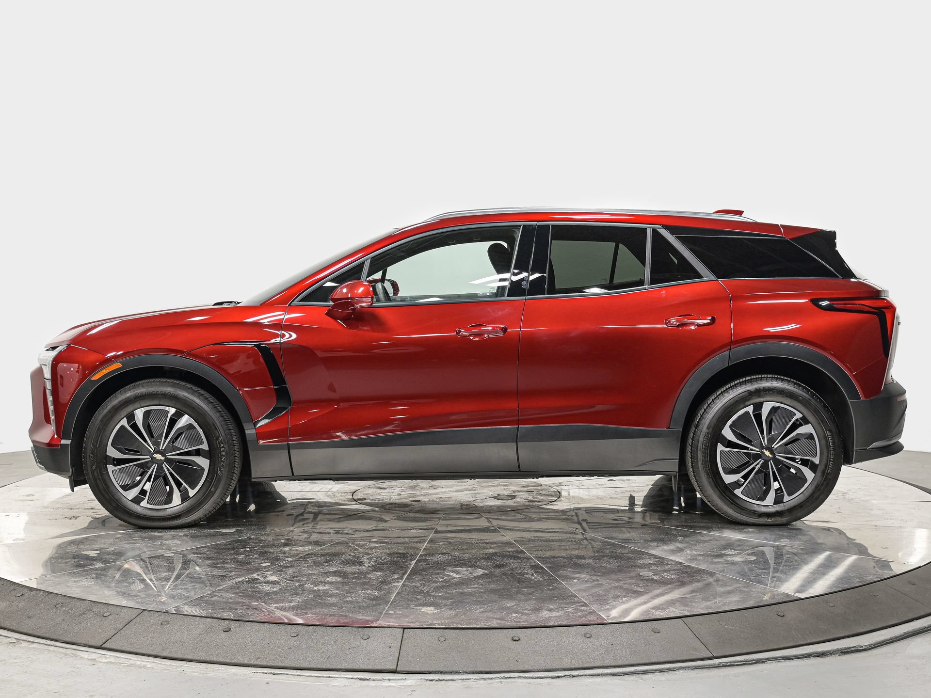 Used 2024 Chevrolet Blazer EV LT AWD/4WD image 2