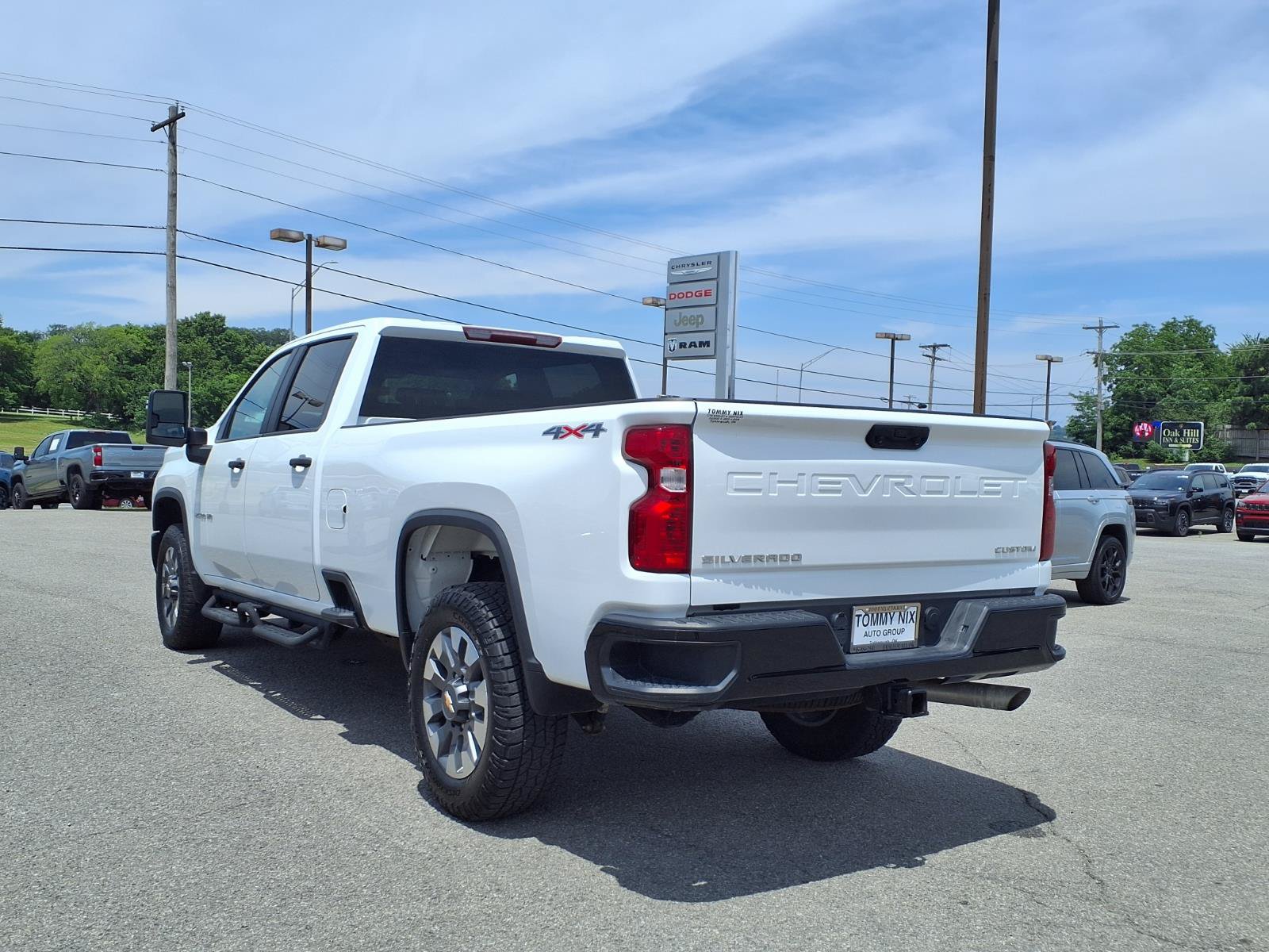 Used 2024 Chevrolet Silverado 2500 Custom w/ Custom Convenience Package AWD/4WD image 2