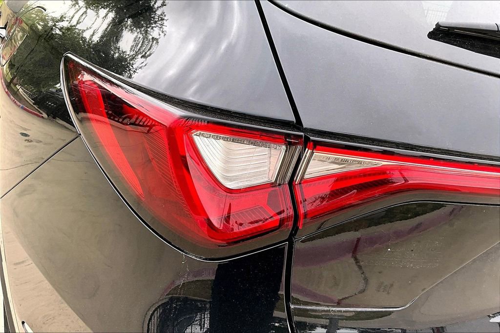 Used 2023 Acura MDX SH-AWD image 38