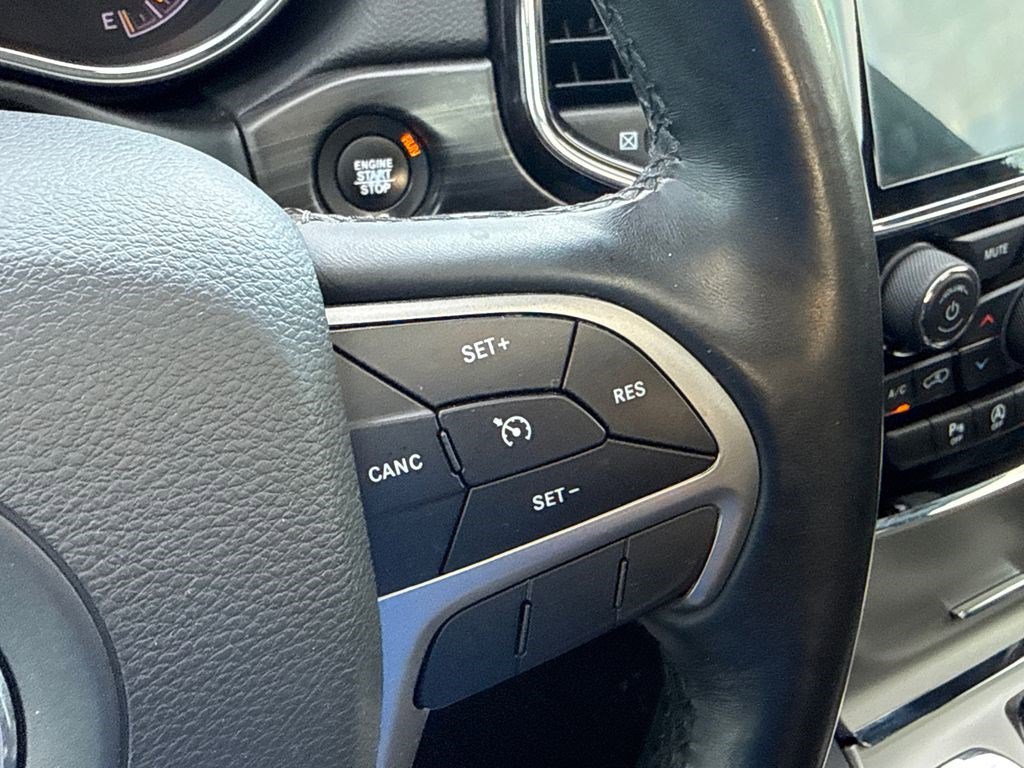 Used 2019 Jeep Grand Cherokee Altitude AWD/4WD image 26