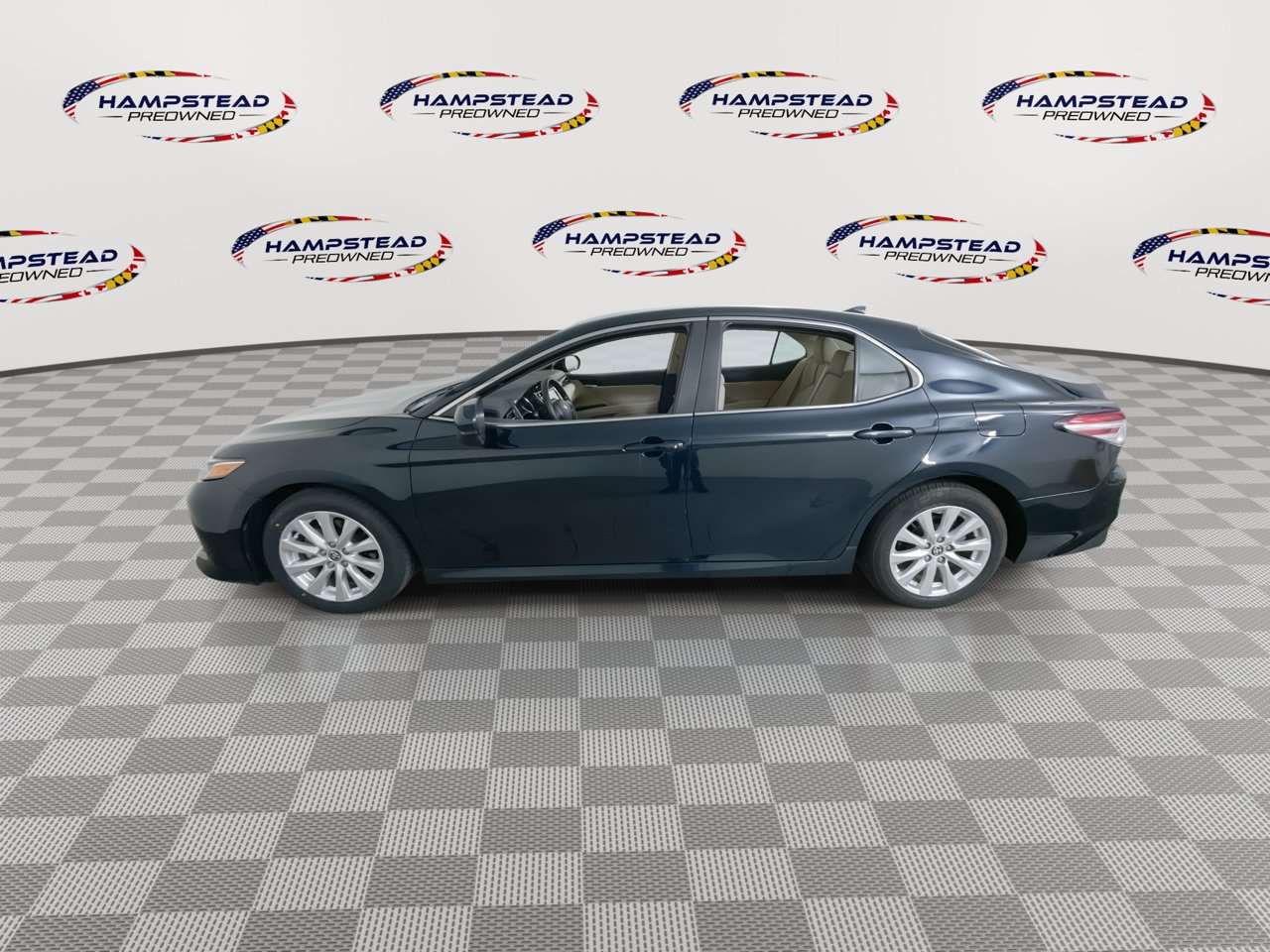 Used 2020 Toyota Camry LE FWD image 5