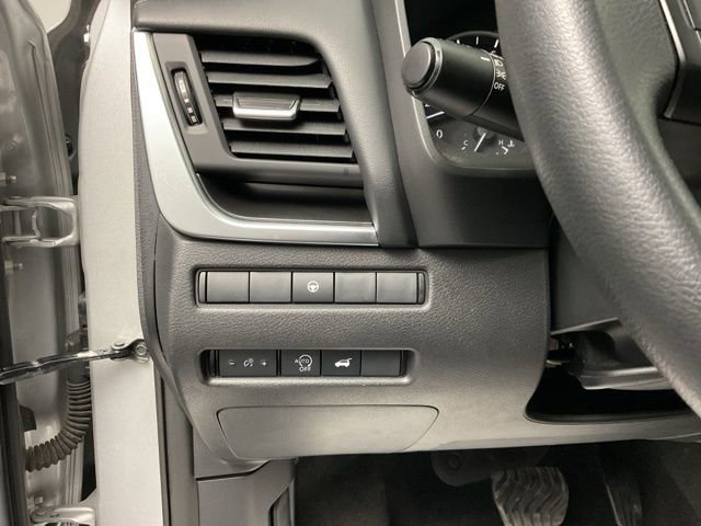 Used 2024 Nissan Rogue SV image 15