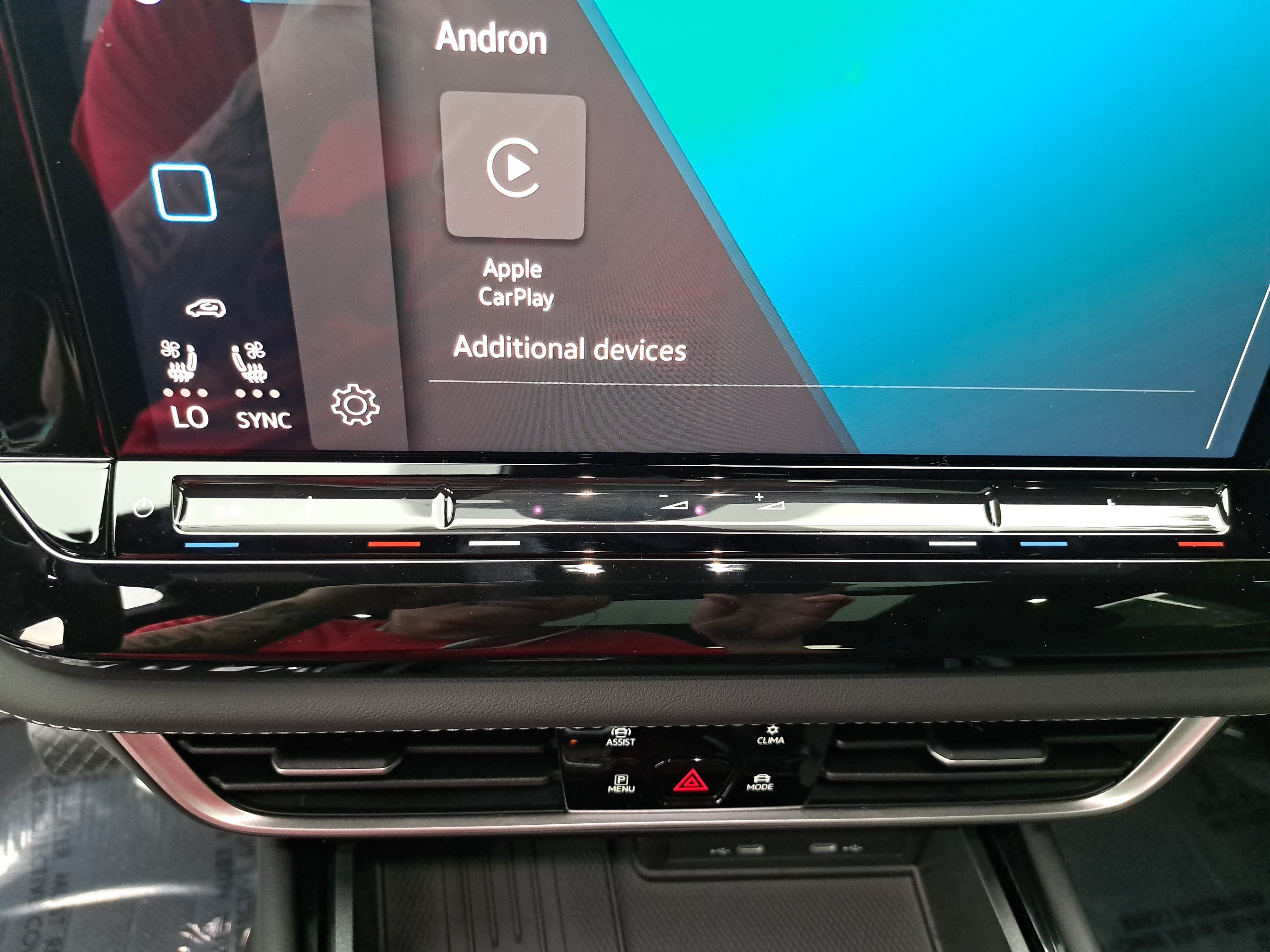 New 2026 Volkswagen Atlas Cross Sport SE FWD image 21