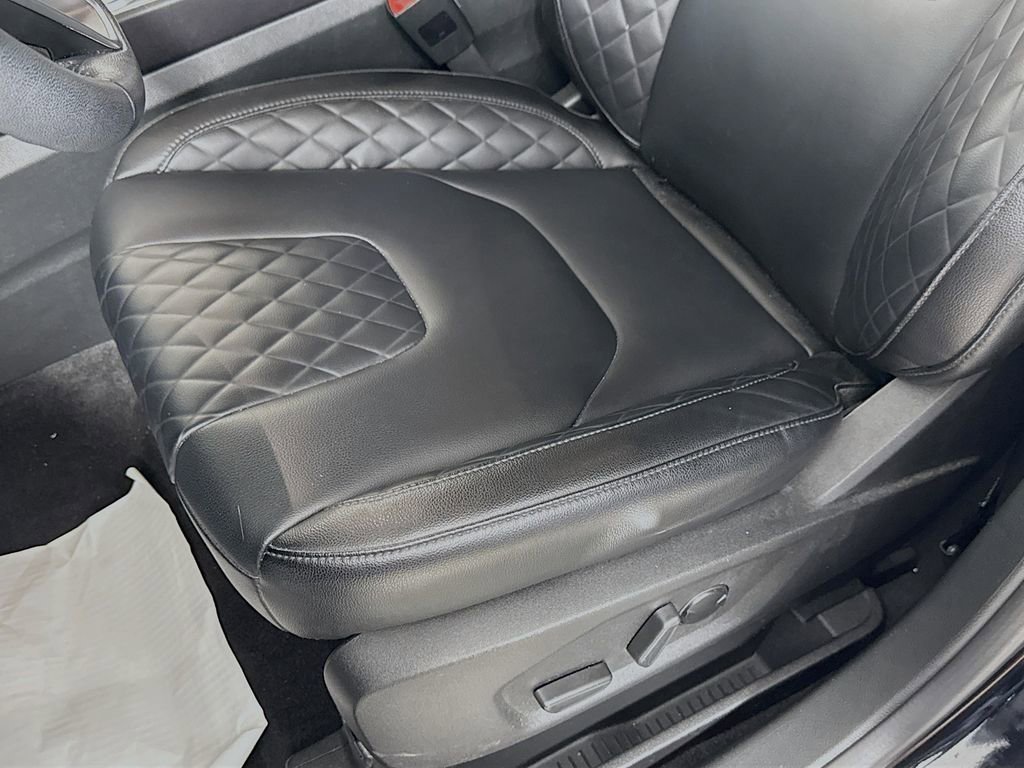 Certified 2024 Ford Edge Titanium image 4