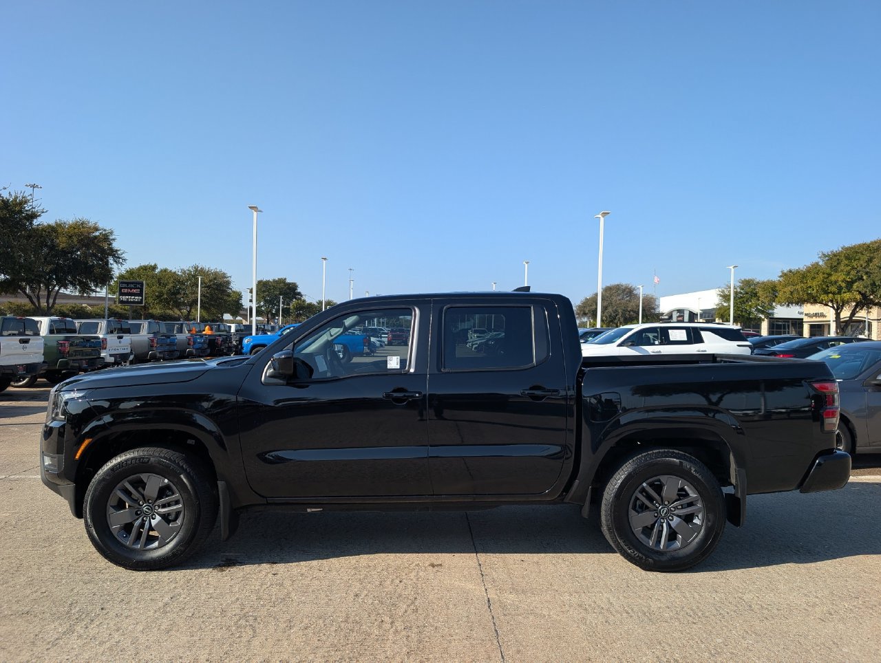 Certified 2025 Nissan Frontier SV AWD/4WD image 3