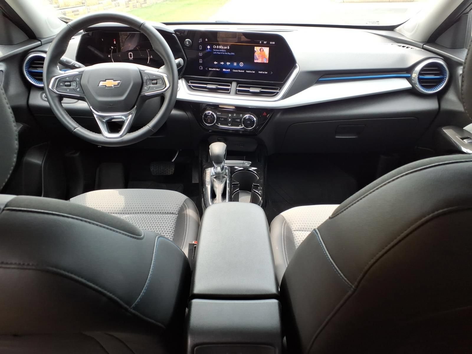 Used 2024 Chevrolet Trax LT w/ Driver Confidence Package FWD image 32