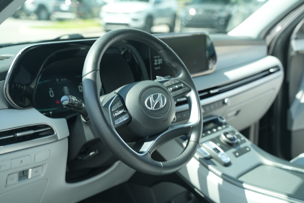 Used 2025 Hyundai Palisade SEL FWD image 29
