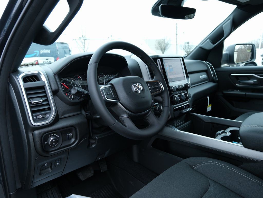 New 2026 RAM 1500 4x4 Crew Cab image 4