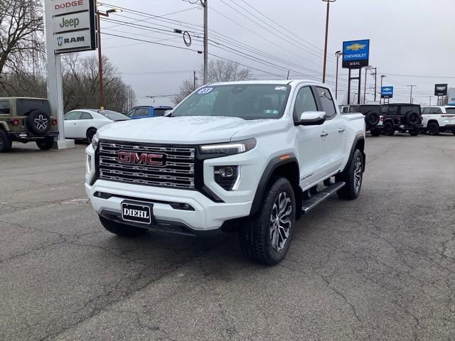 Used 2023 GMC Canyon Denali image 2