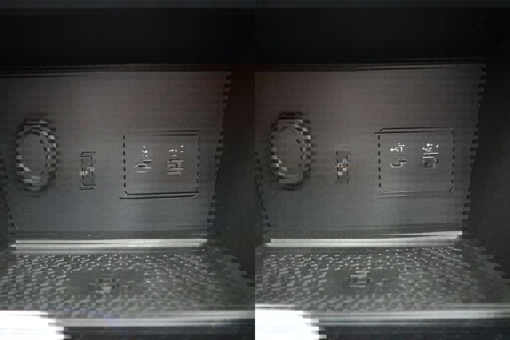 Used 2024 Nissan Pathfinder SL w/ SL Premium Package image 29