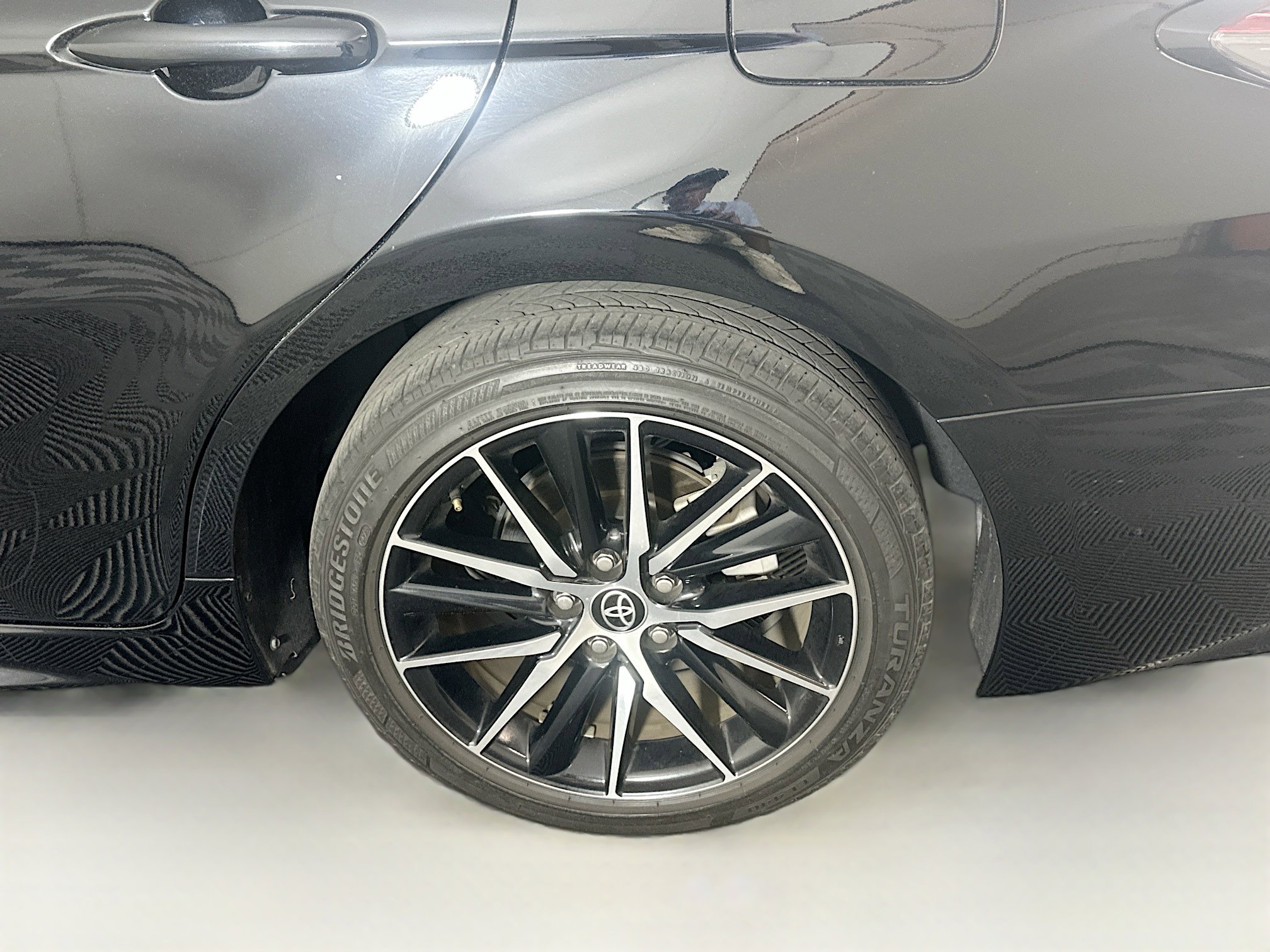 Used 2023 Toyota Camry SE image 11