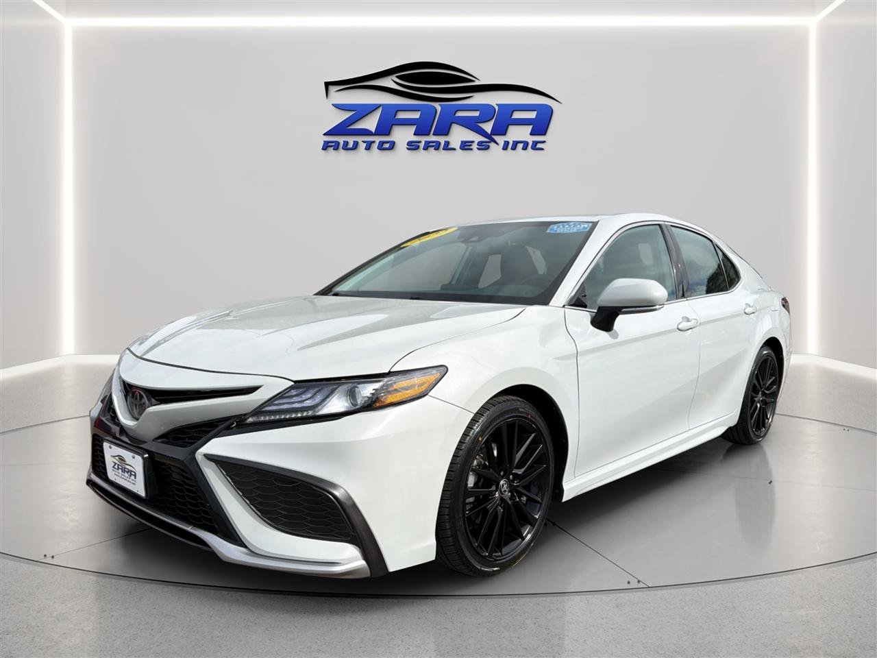 Used 2022 Toyota Camry XSE w/ Carpet Mat Package (TMS) image 3