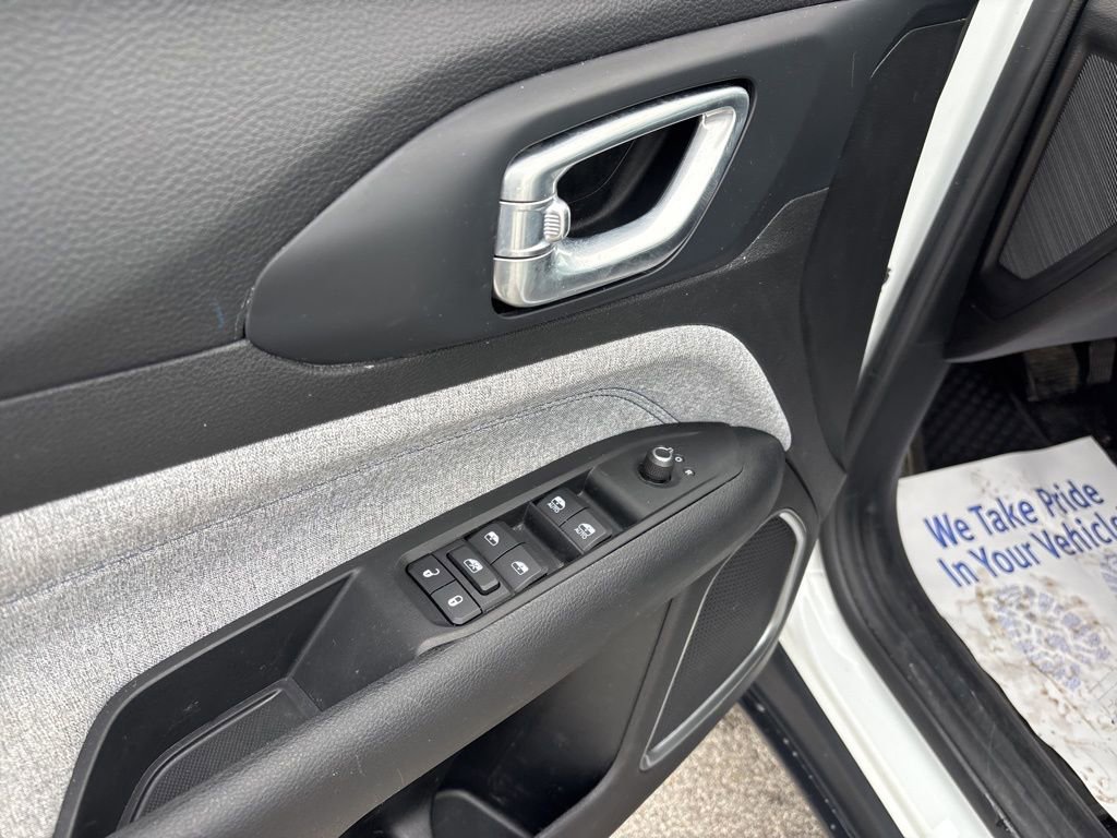 Used 2022 Jeep Compass Latitude w/ Convenience Group image 22