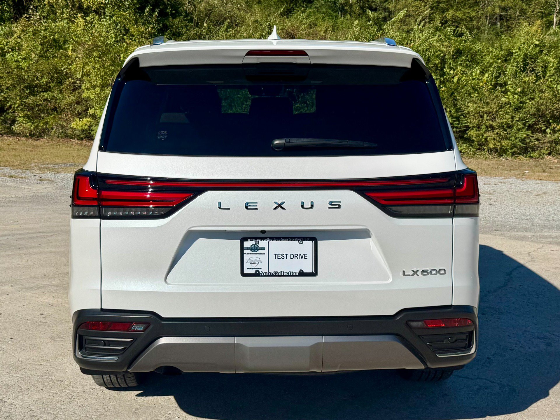 Used 2024 Lexus LX 600 4WD w/ Luxury Package image 6