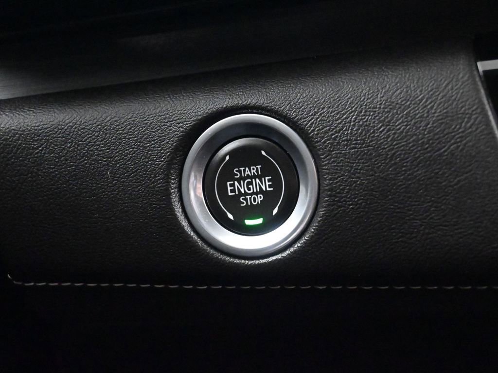 Used 2023 Cadillac Escalade ESV Premium Luxury image 39