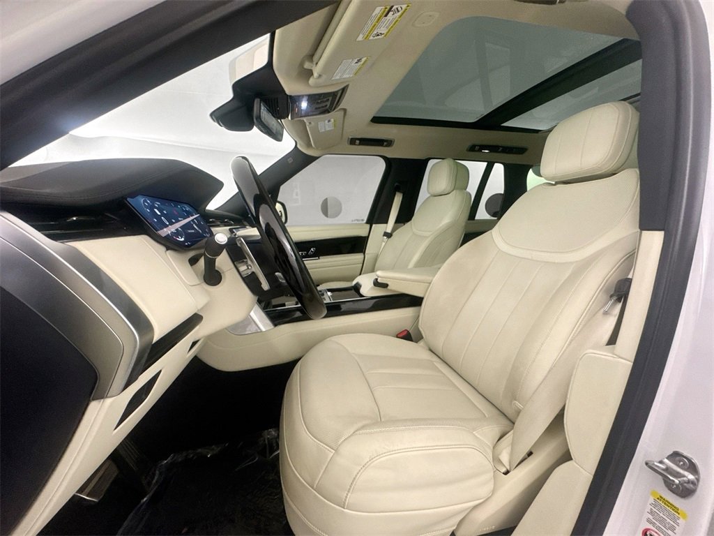 Used 2023 Land Rover Range Rover SE image 20