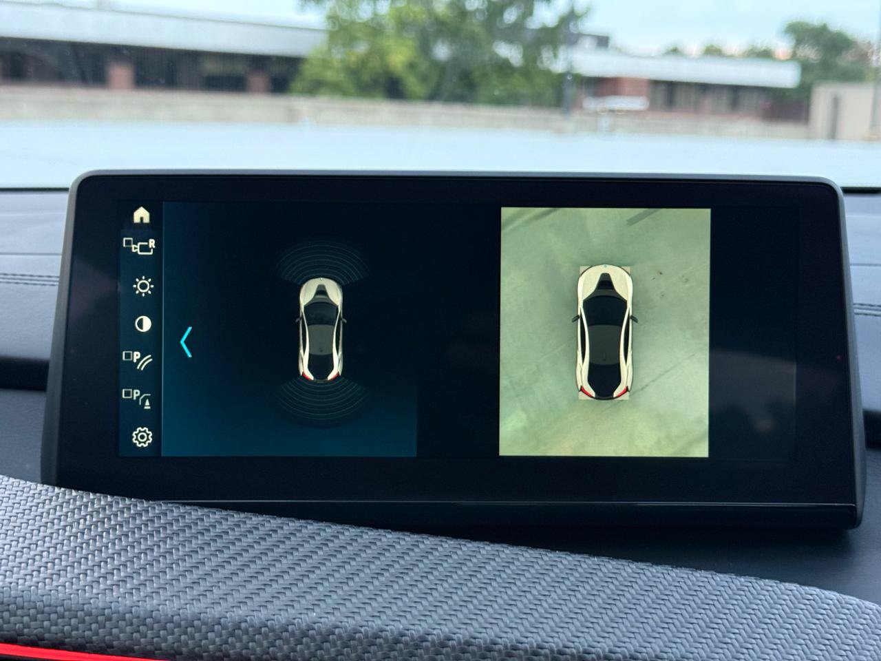 Used 2019 BMW i8 Coupe AWD/4WD image 28