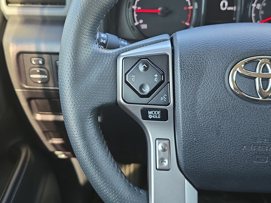 Used 2022 Toyota 4Runner SR5 Premium w/ Moonroof Package AWD/4WD image 19