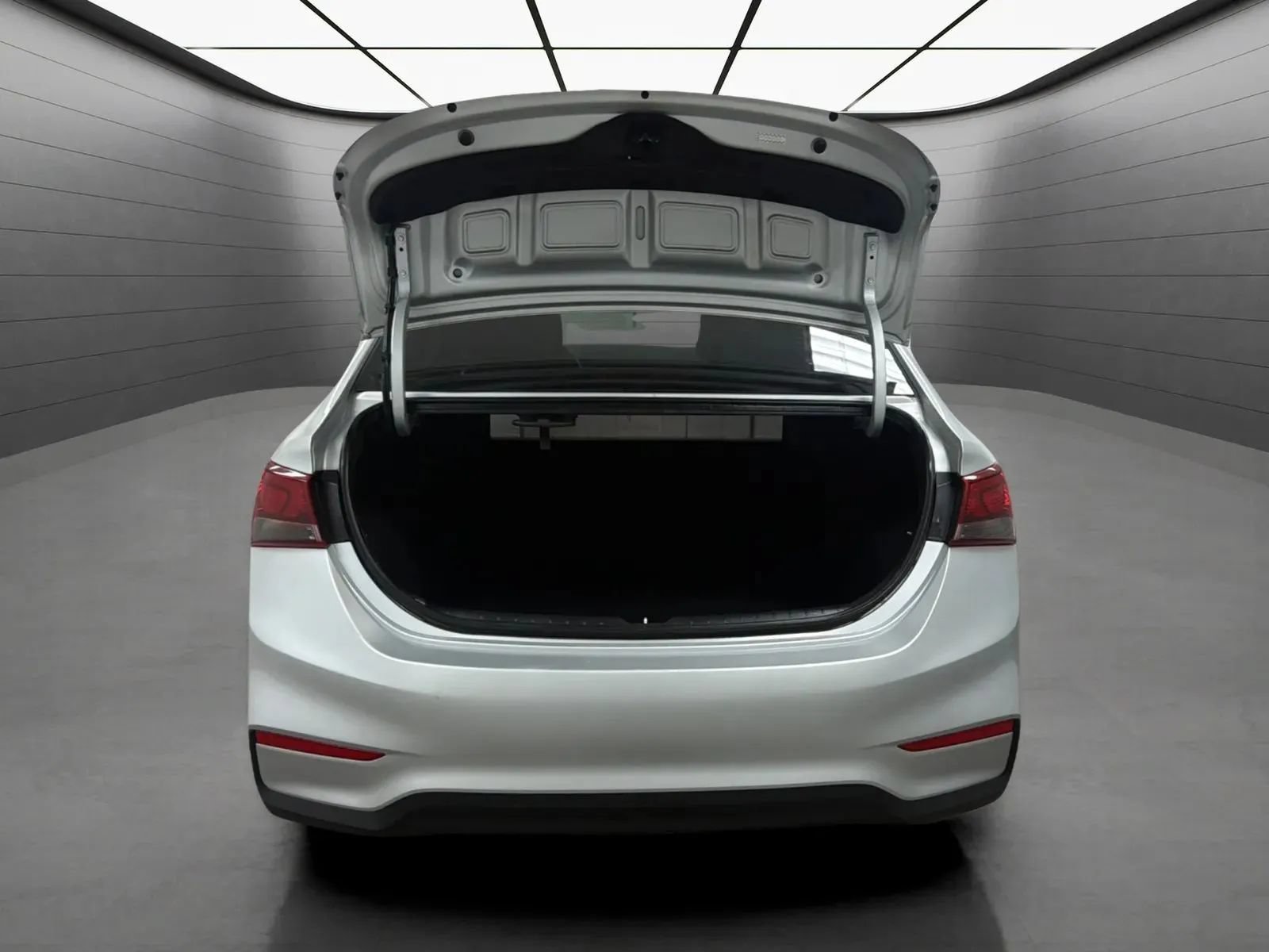 Used 2020 Hyundai Accent SE w/ Cargo Package FWD image 19