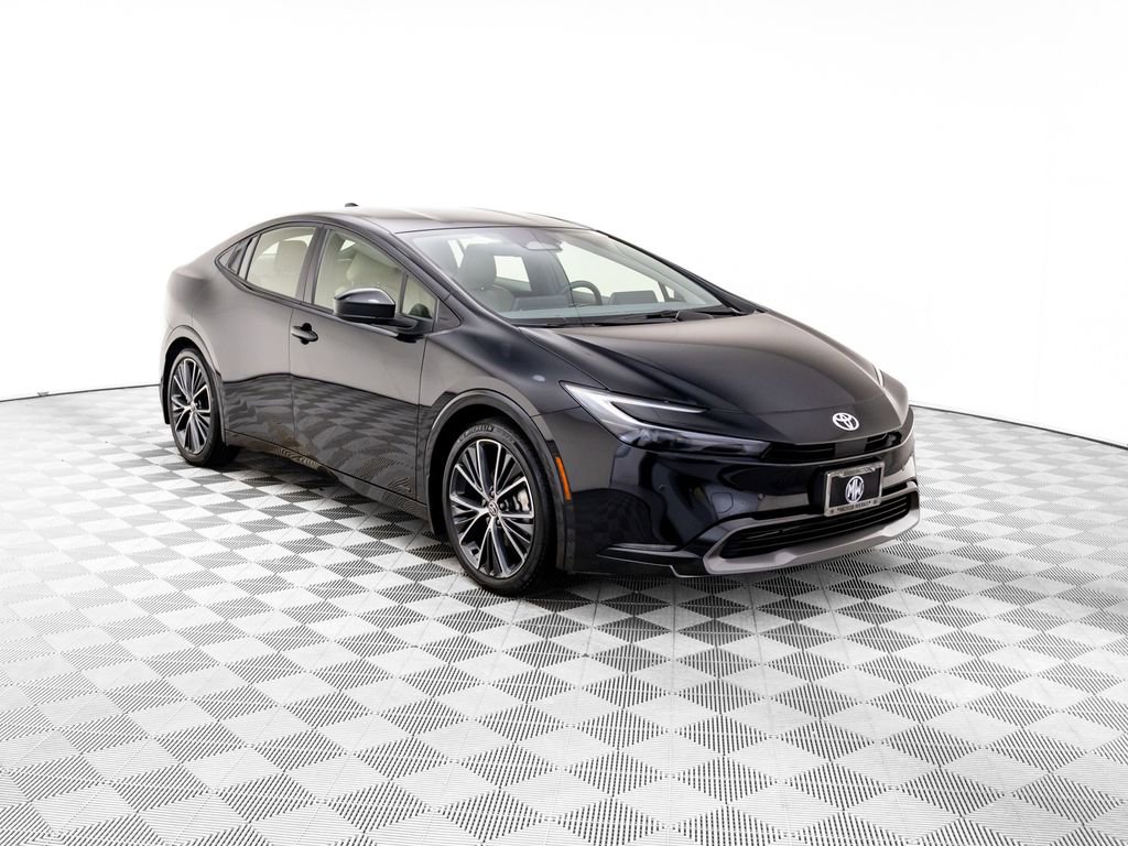Used 2024 Toyota Prius XLE image 7