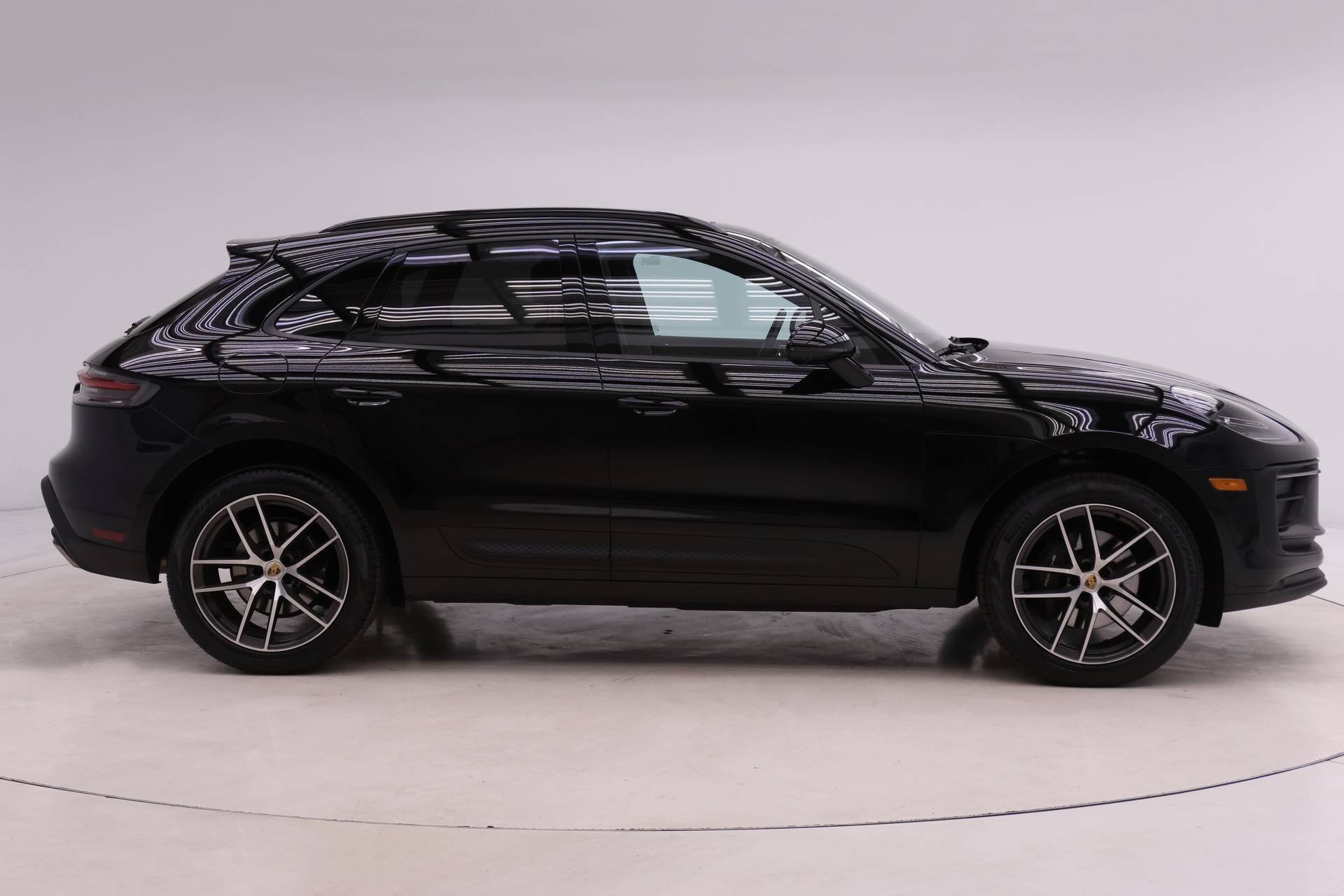 Used 2025 Porsche Macan image 10