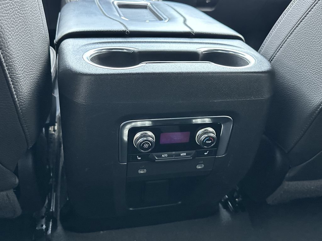 Used 2023 GMC Yukon Denali RWD image 17
