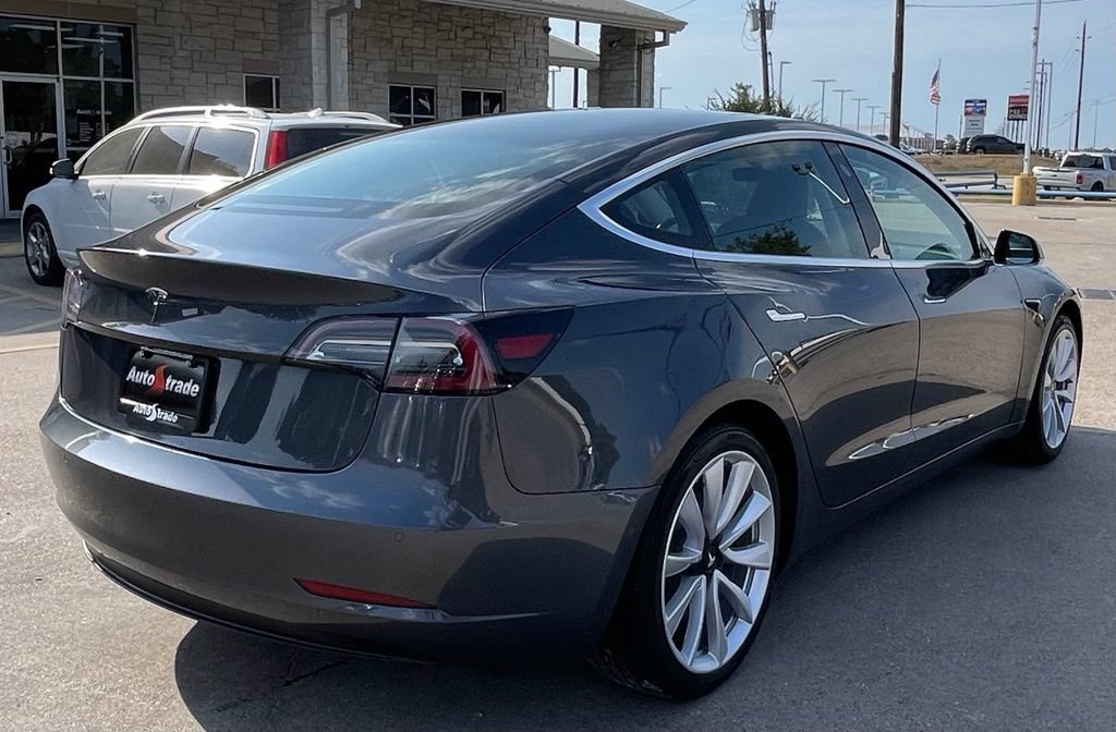 Used 2018 Tesla Model 3 Long Range RWD image 4