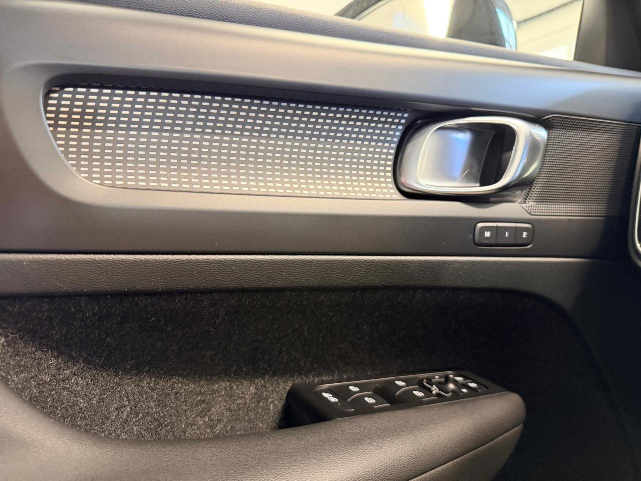 Used 2021 Volvo XC40 T4 R-Design w/ Advanced Package image 48